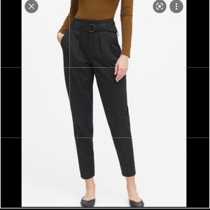 Banana republic high waisted straight leg cropped pants with belt